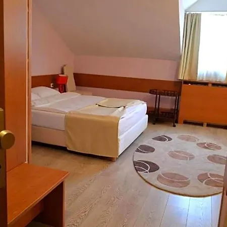 Hotel Tomce Sofka 3*