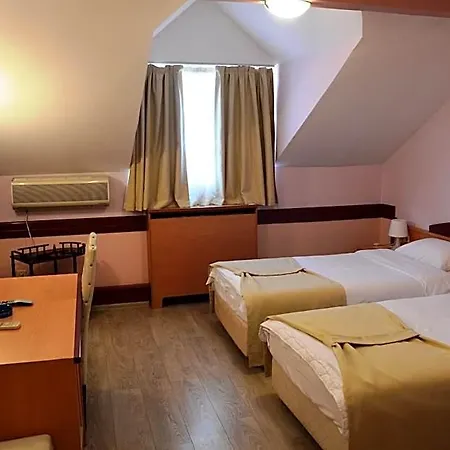 Tomce Sofka 3* Skopje