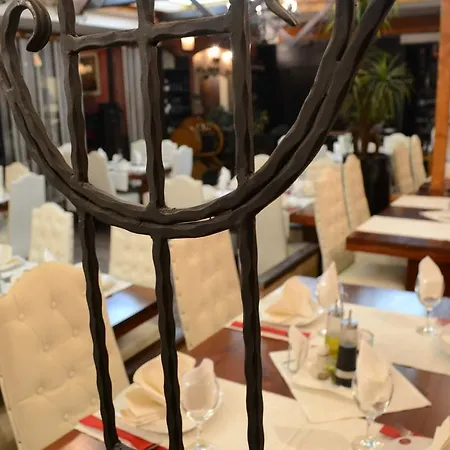 托姆斯索卡酒店 3*